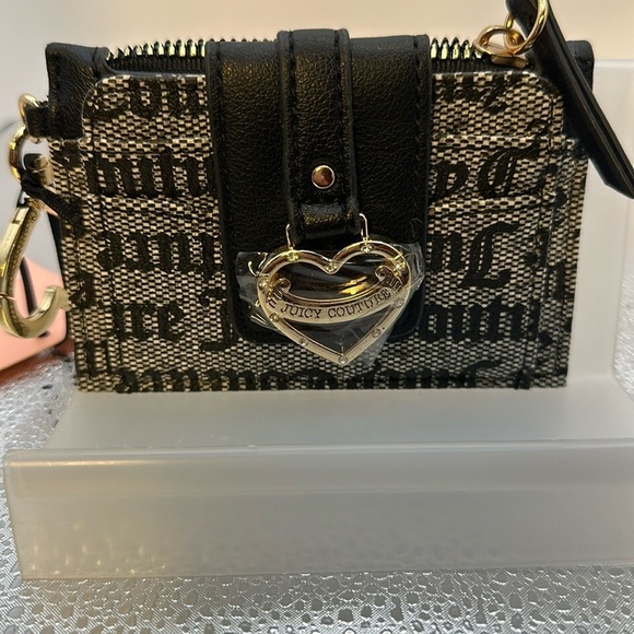 Juicy couture, small wallet. And perfect condition new with tags.​​ - Picture 1 of 6